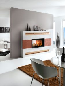 --- Bildunterschrift für Bild 2 --- Kaminöfen zählen heute zu den beliebtesten Einrichtungshighlights, sie sind Inbegriff von Lebensart und zeitgemäßem Wohndesign. Foto: djd/www.kachelofenwelt.de